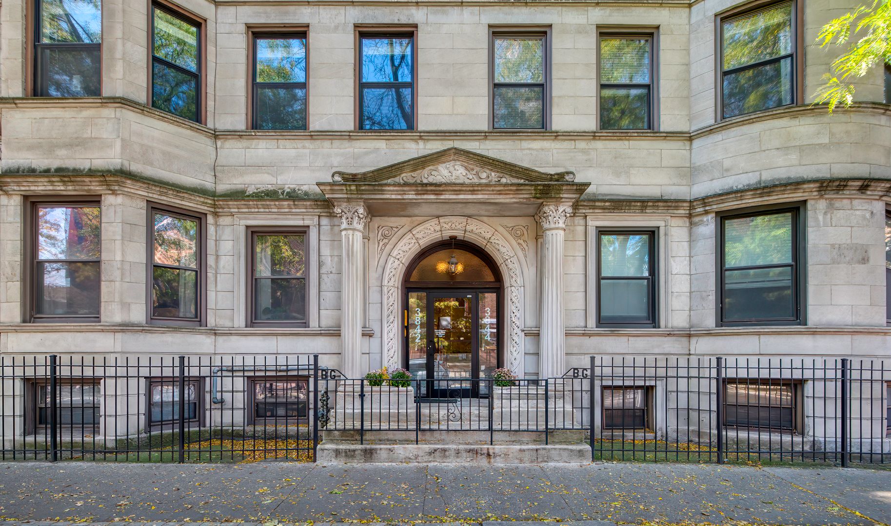 3842 N Sheffield Avenue #303 — Chicago, IL 60613