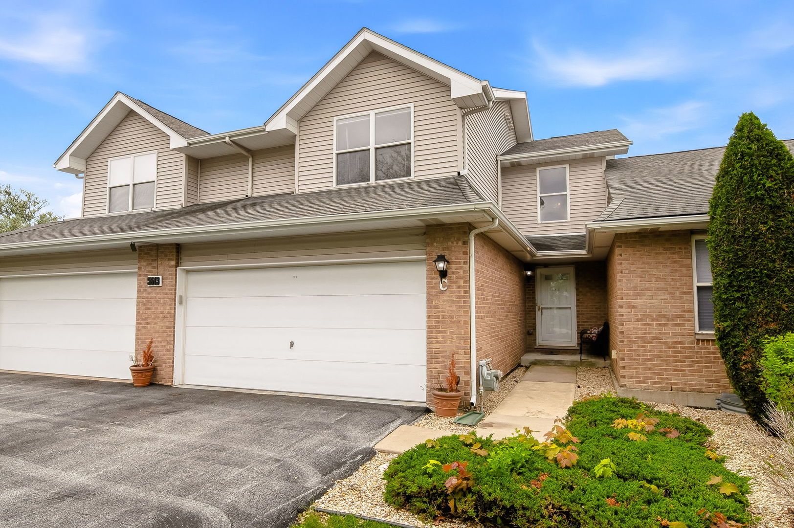 5613 W Von Avenue #C — Monee, IL 60449
