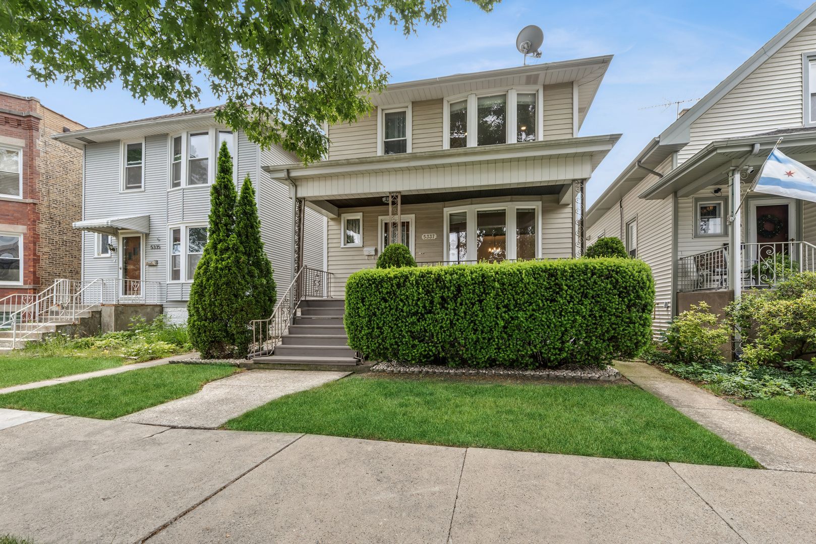 5337 W Berenice Avenue — Chicago, IL 60641