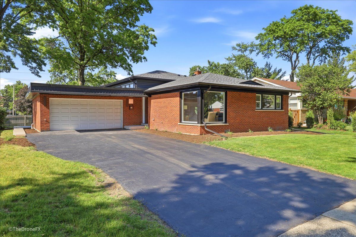 188 W Kathleen Drive — Park Ridge, IL 60068