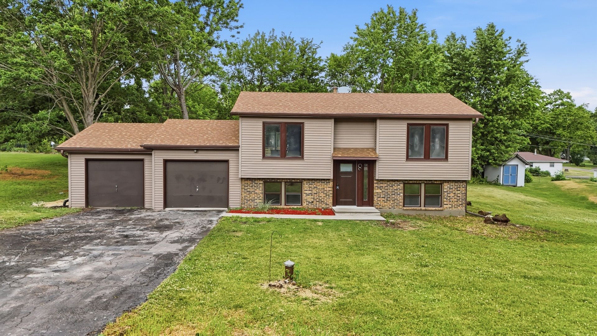 8320 Phyllis Road — Rockford, IL 61108