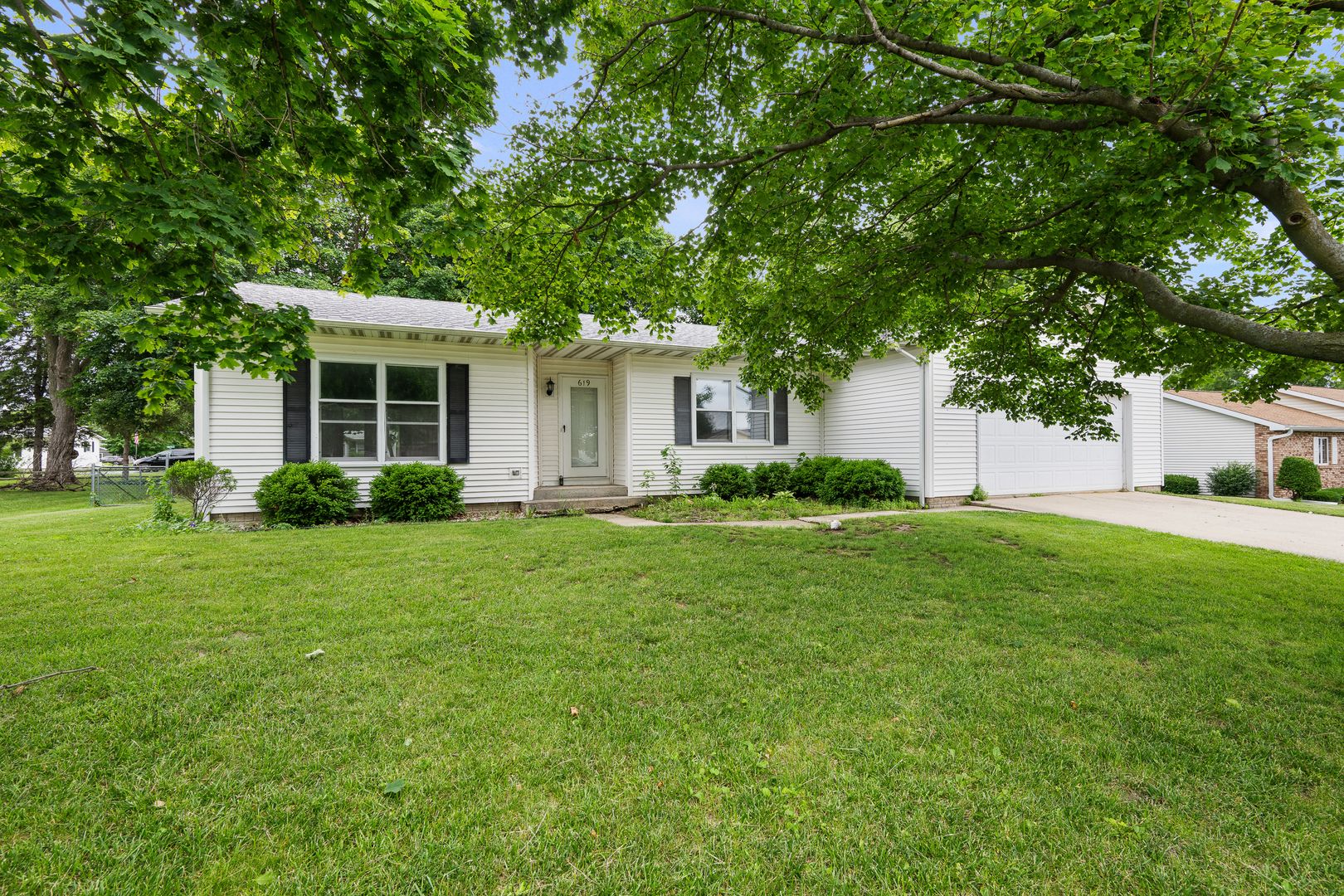 619 Shadycrest Drive — Kewanee, IL 61443