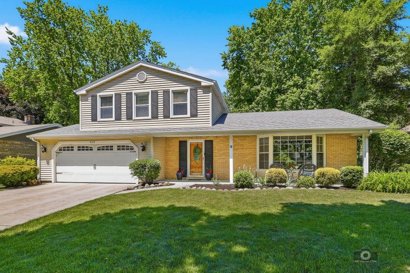 619 E Bauer Road — Naperville, IL 60563