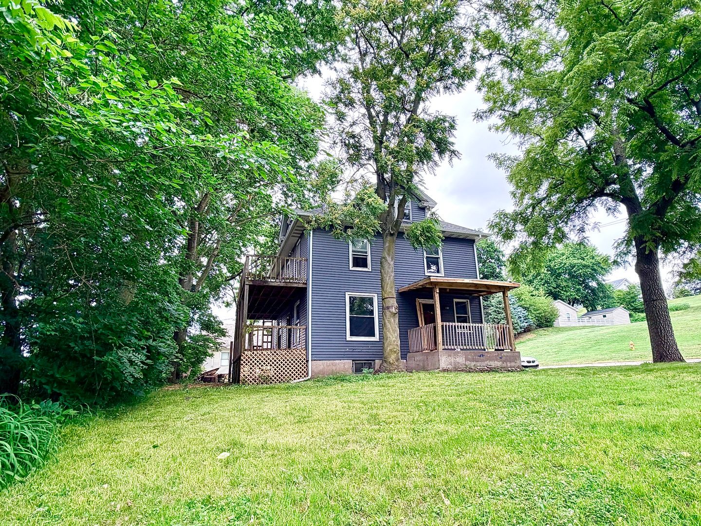 452 21st Street — Bettendorf, IA 52722