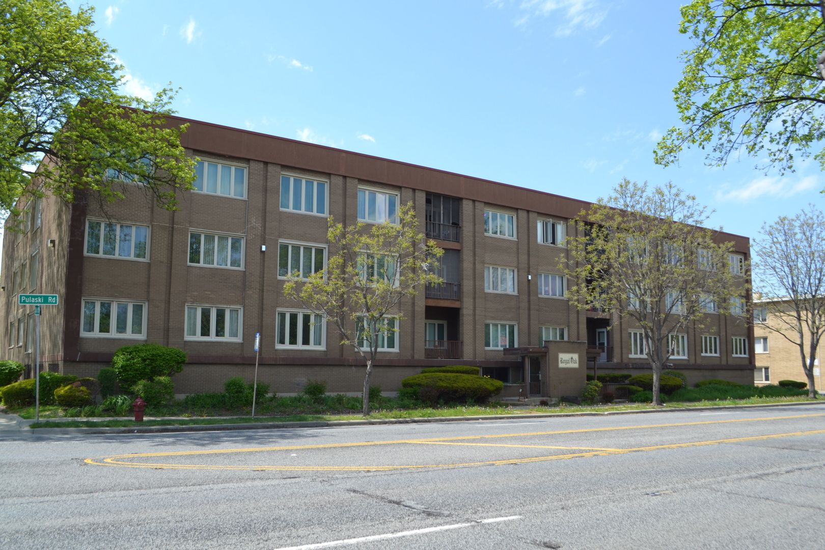10048 S Pulaski Road #3E — Oak Lawn, IL 60453