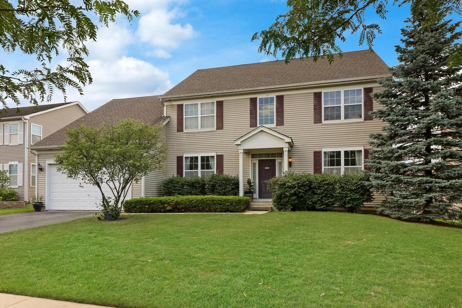2371 BLUEWATER Drive — Wauconda, IL 60084