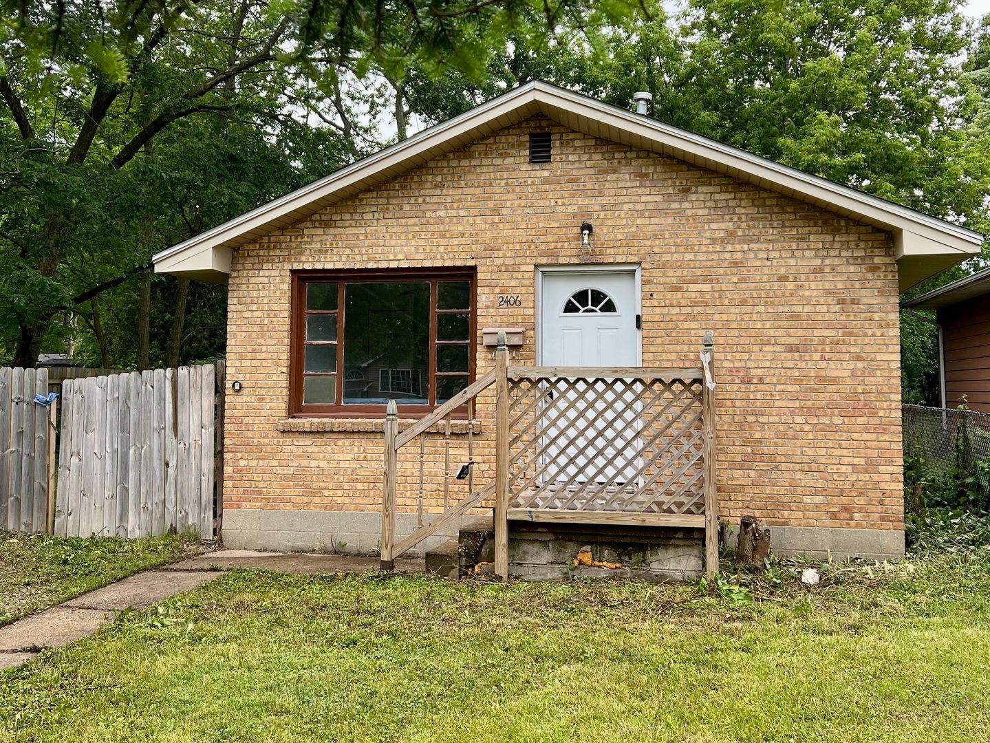 2406 Hermon Avenue — Zion, IL 60099