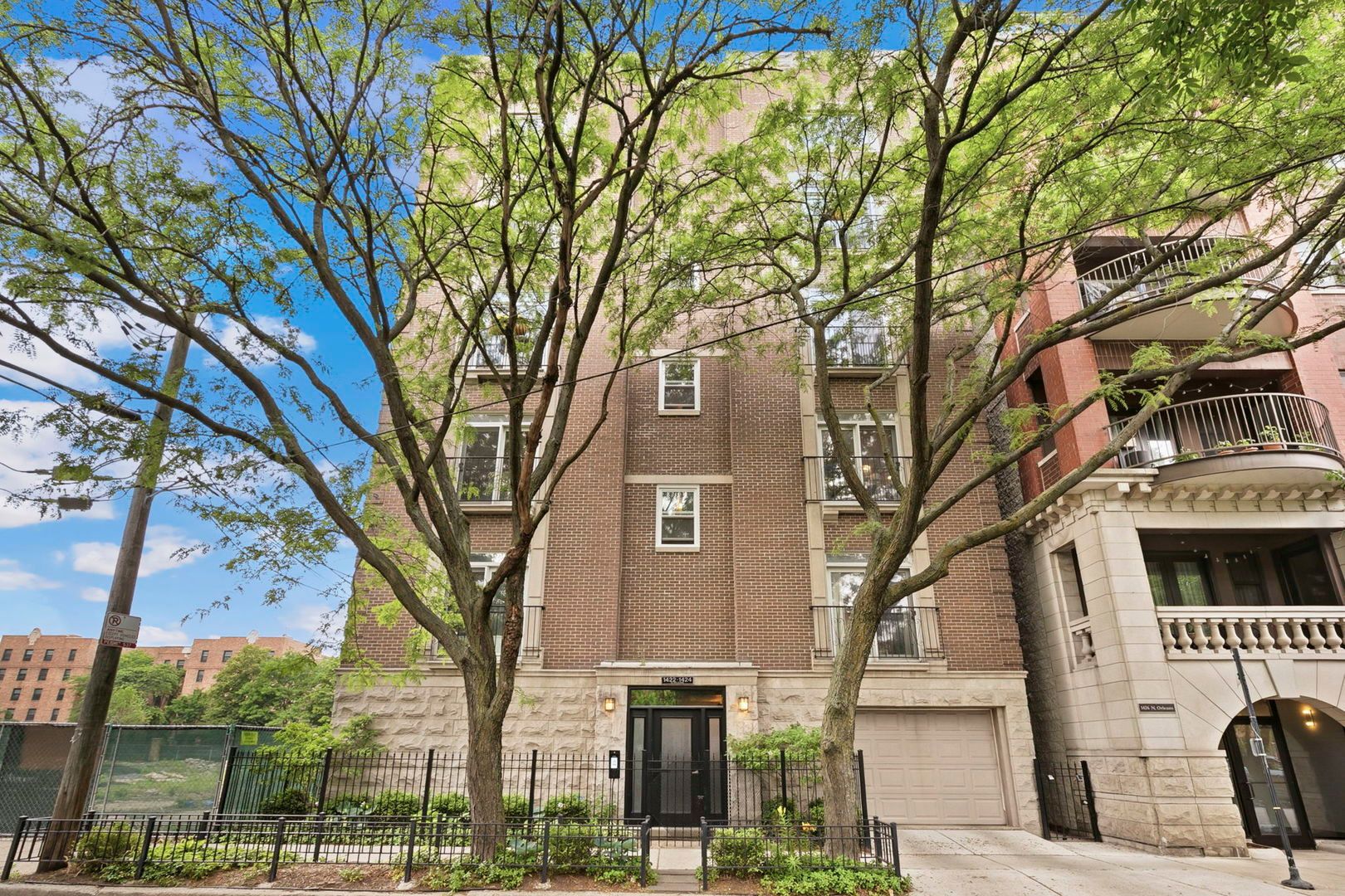 1422 N Orleans Street #3S — Chicago, IL 60610