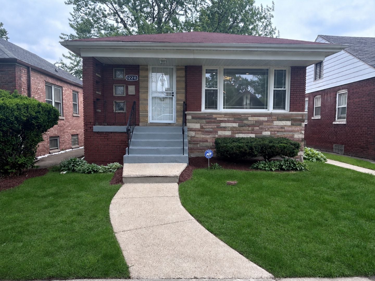 12211 S Lafayette Avenue — Chicago, IL 60628