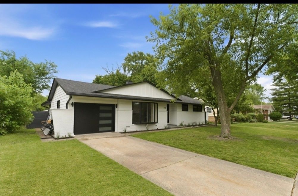 145 Wildwood Road — Elk Grove Village, IL 60007