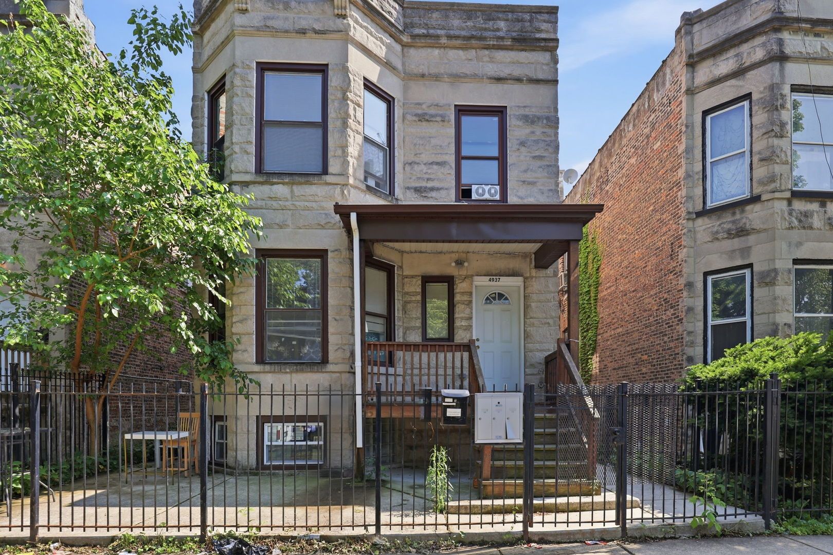 4937 W Huron Street — Chicago, IL 60644