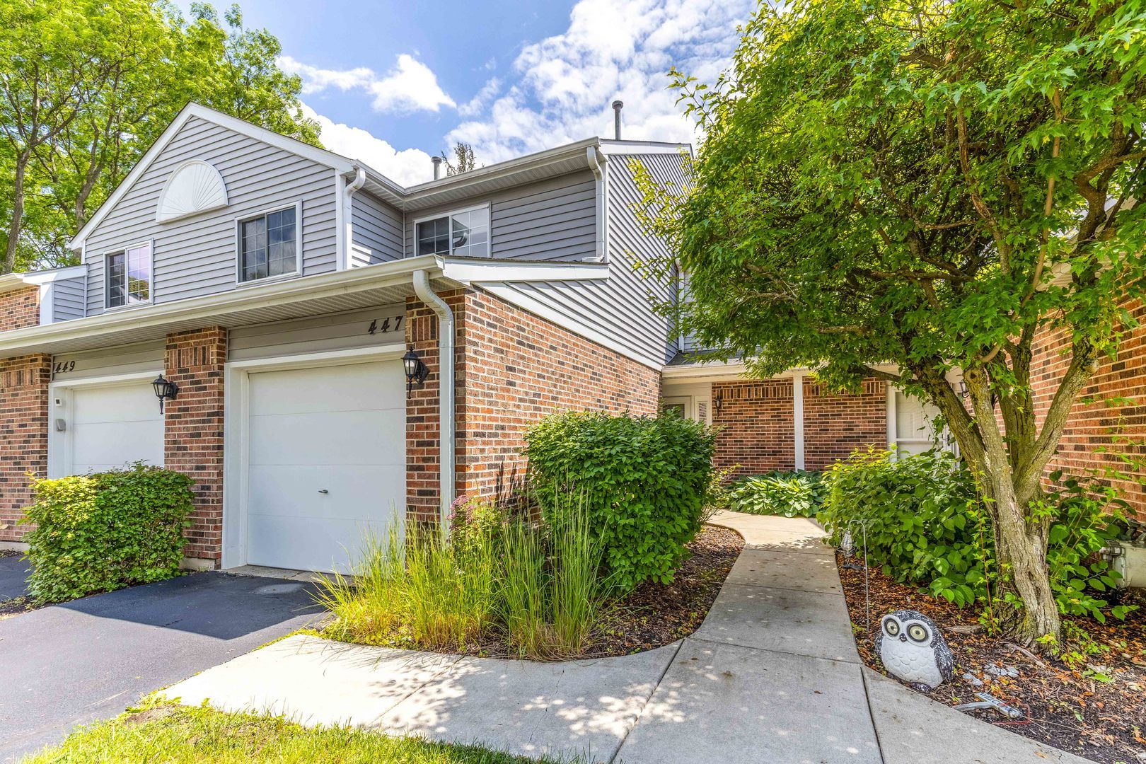 447 Canterbury Drive #447-12E — Carol Stream, IL 60188