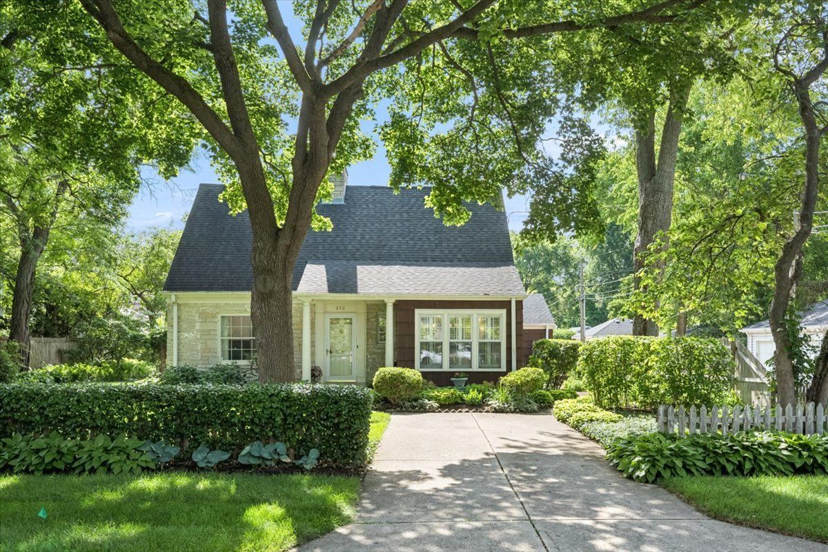 376 Rosewood Avenue — Winnetka, IL 60093