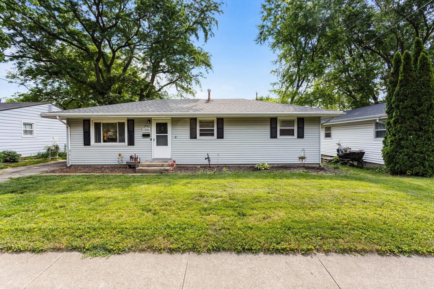 1306 Philo Road — Urbana, IL 61802