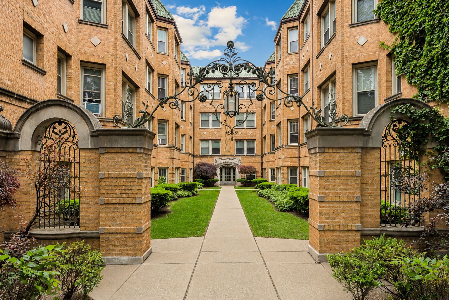 854 Washington Boulevard #3 — Oak Park, IL 60302