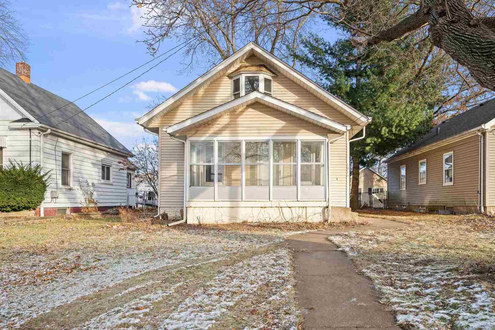 1916 31st Street A — Moline, IL 61265