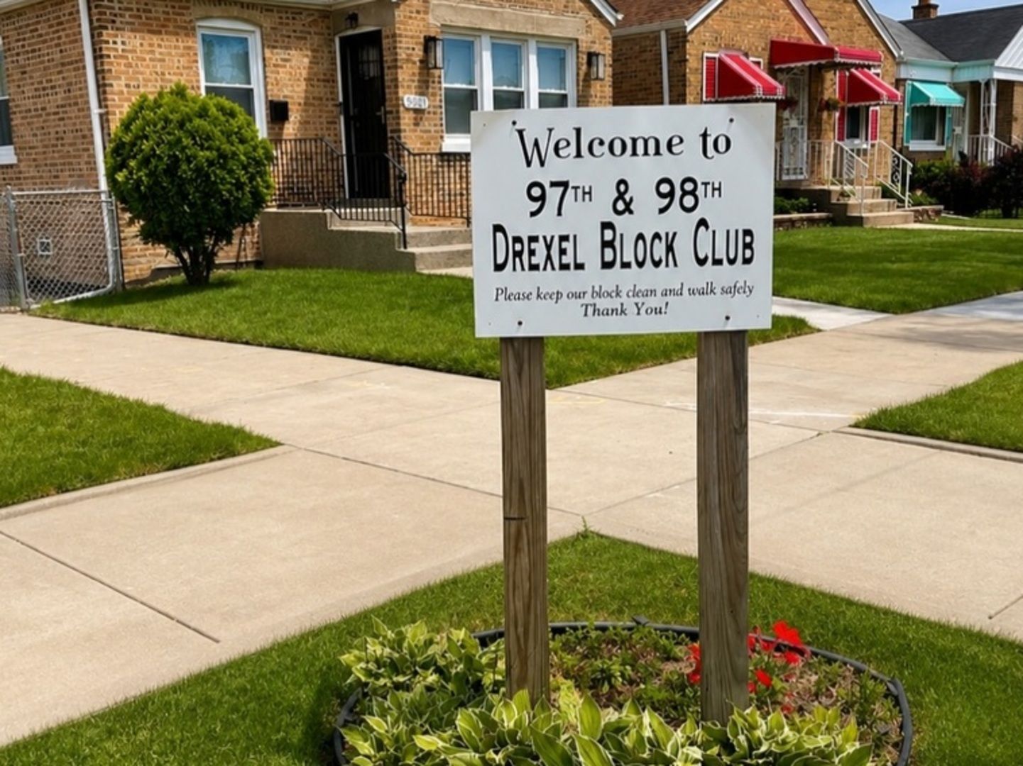 9801 S Drexel Avenue — Chicago, IL 60628