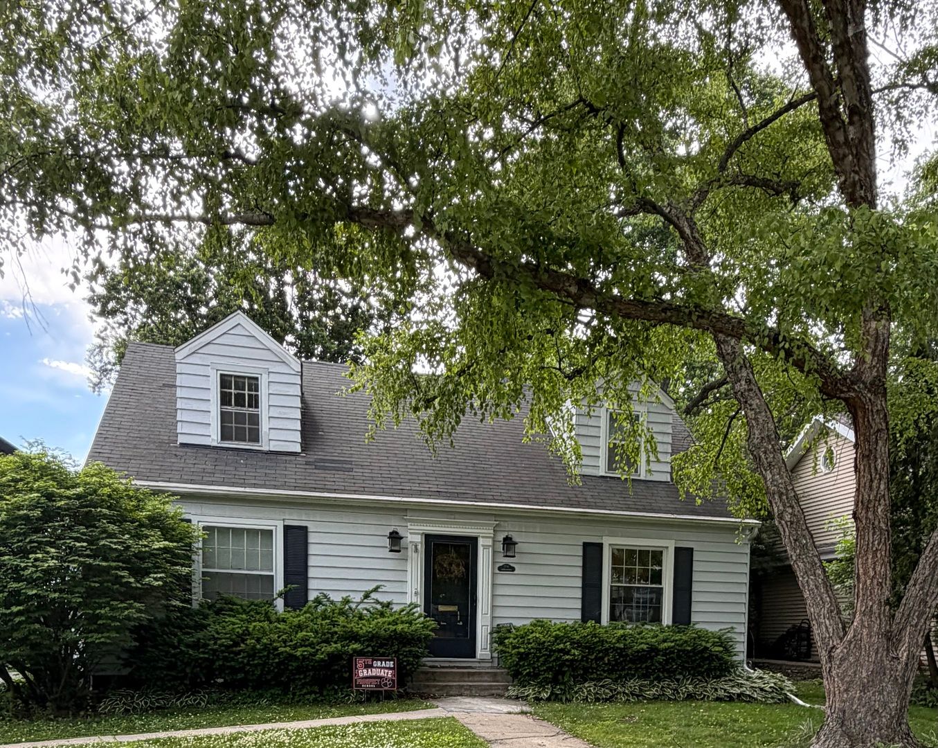 252 Middaugh Road — Clarendon Hills, IL 60514