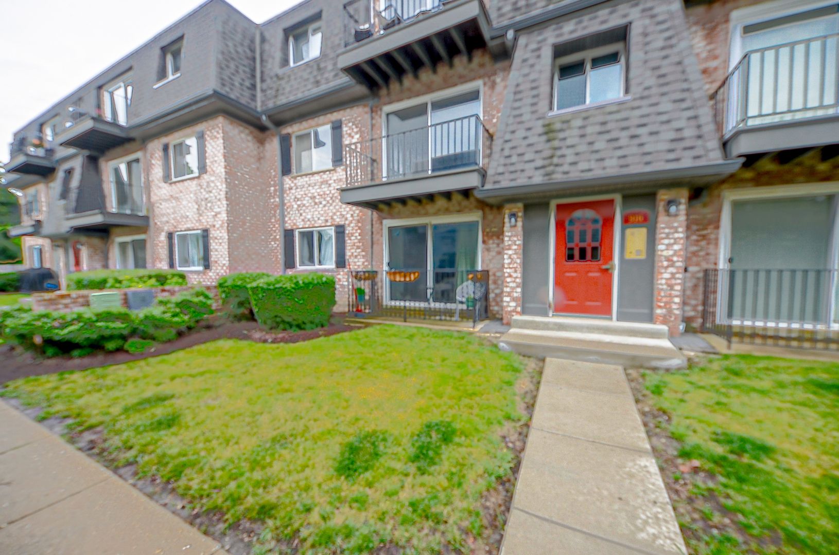 916 S Plum Grove Road #223 — Palatine, IL 60067