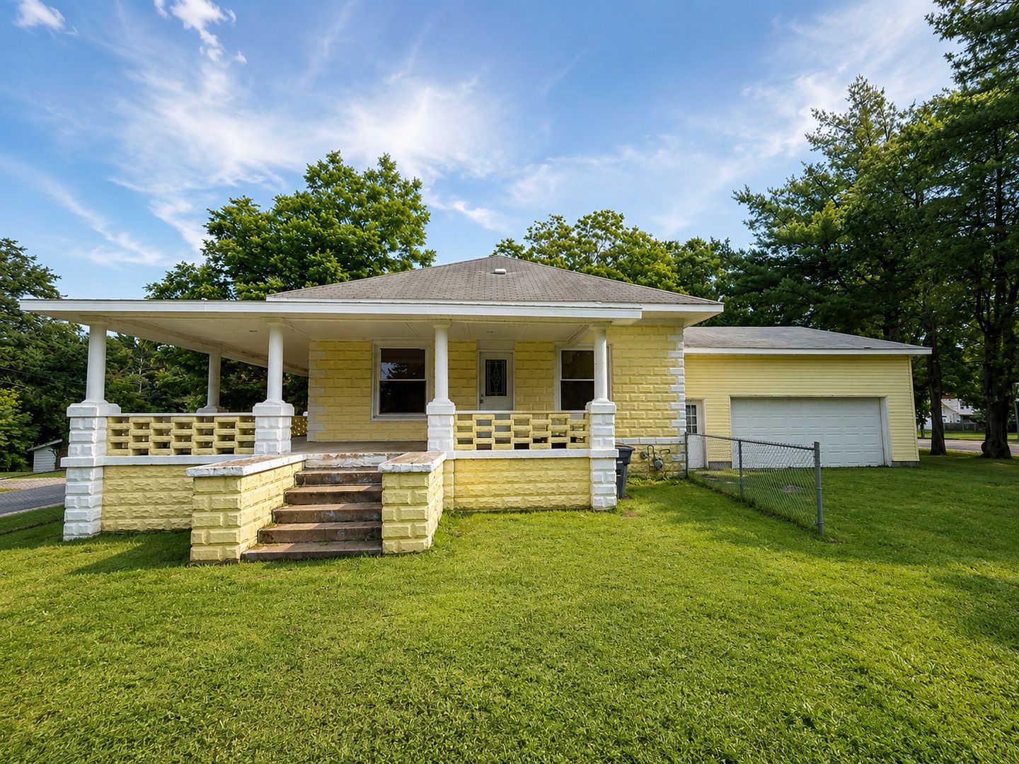501 N Marion Avenue — Salem, IL 62881