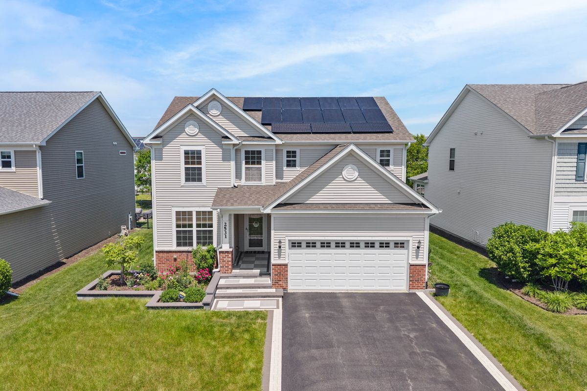 2531 Basin Trail Lane — Naperville, IL 60563