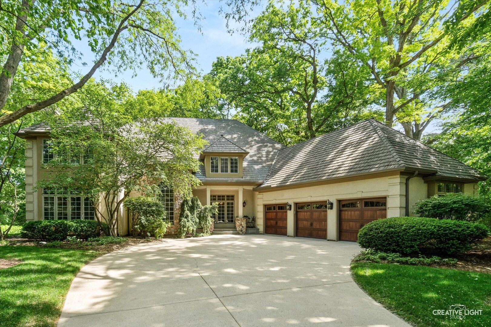 1585 Woodcrest Court — Aurora, IL 60502