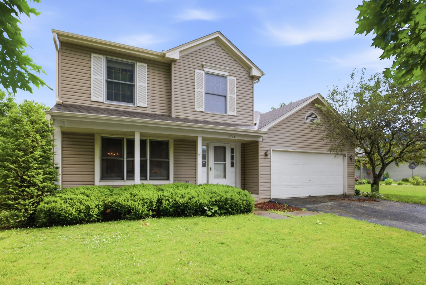 1730 Deer Run Drive — Montgomery, IL 60538