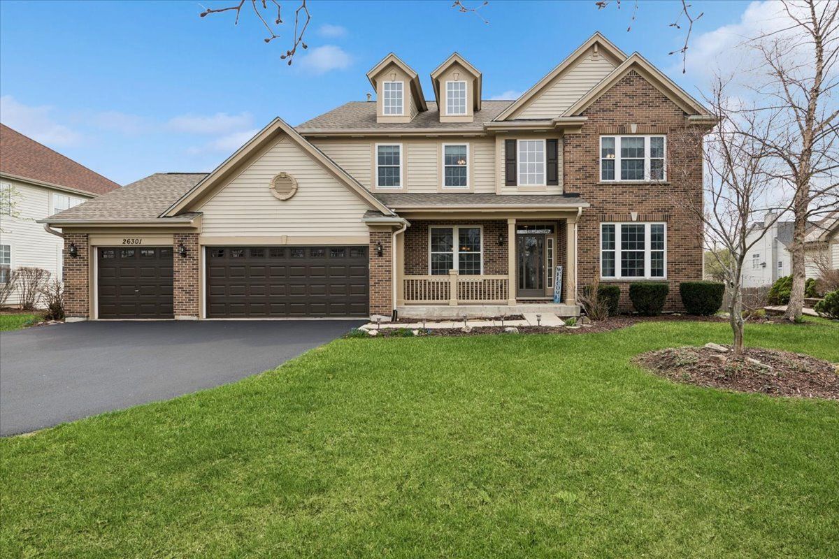 26301 Whispering Woods Circle — Plainfield, IL 60585