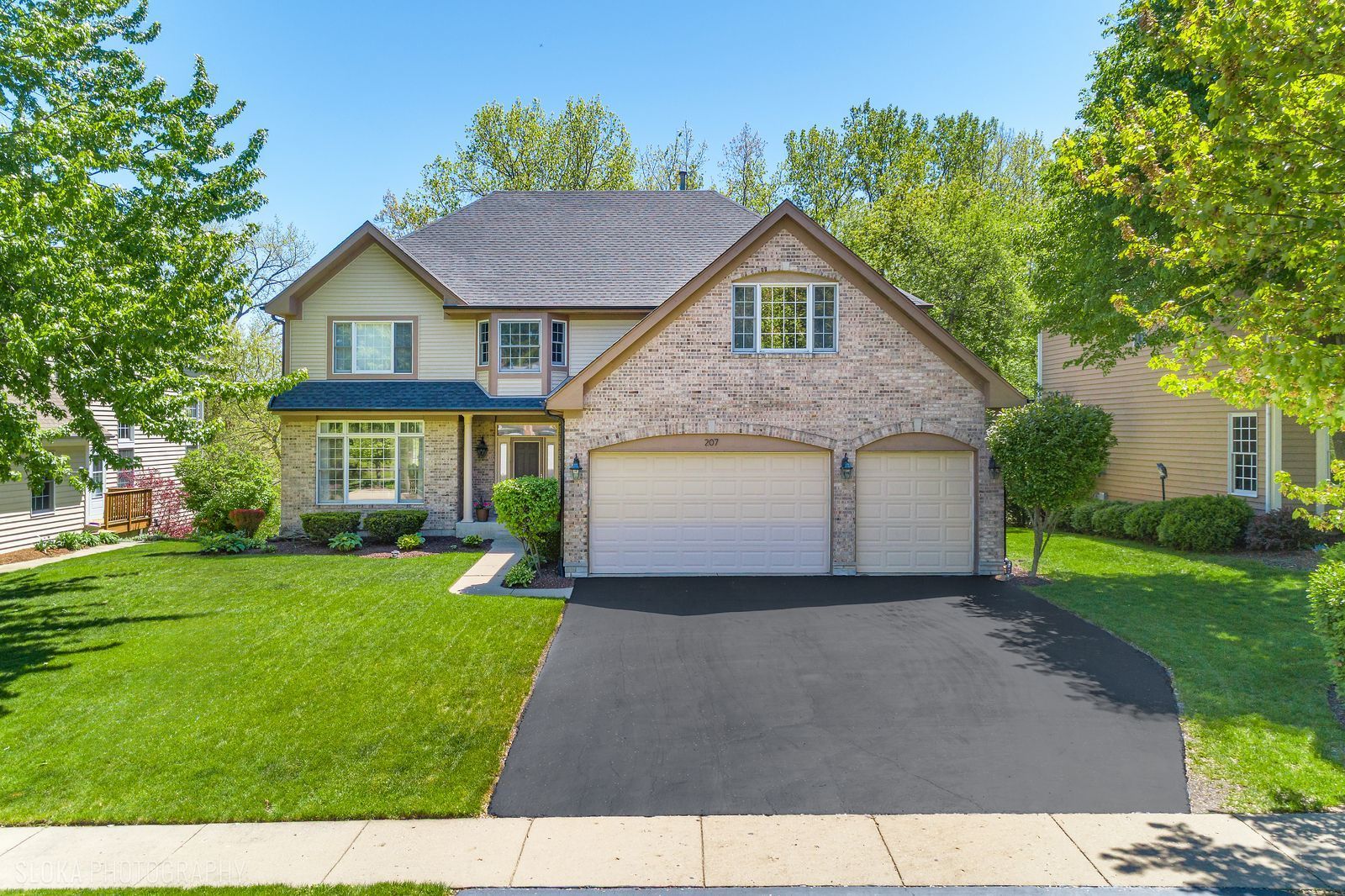 207 Lions Court — Lake Zurich, IL 60047