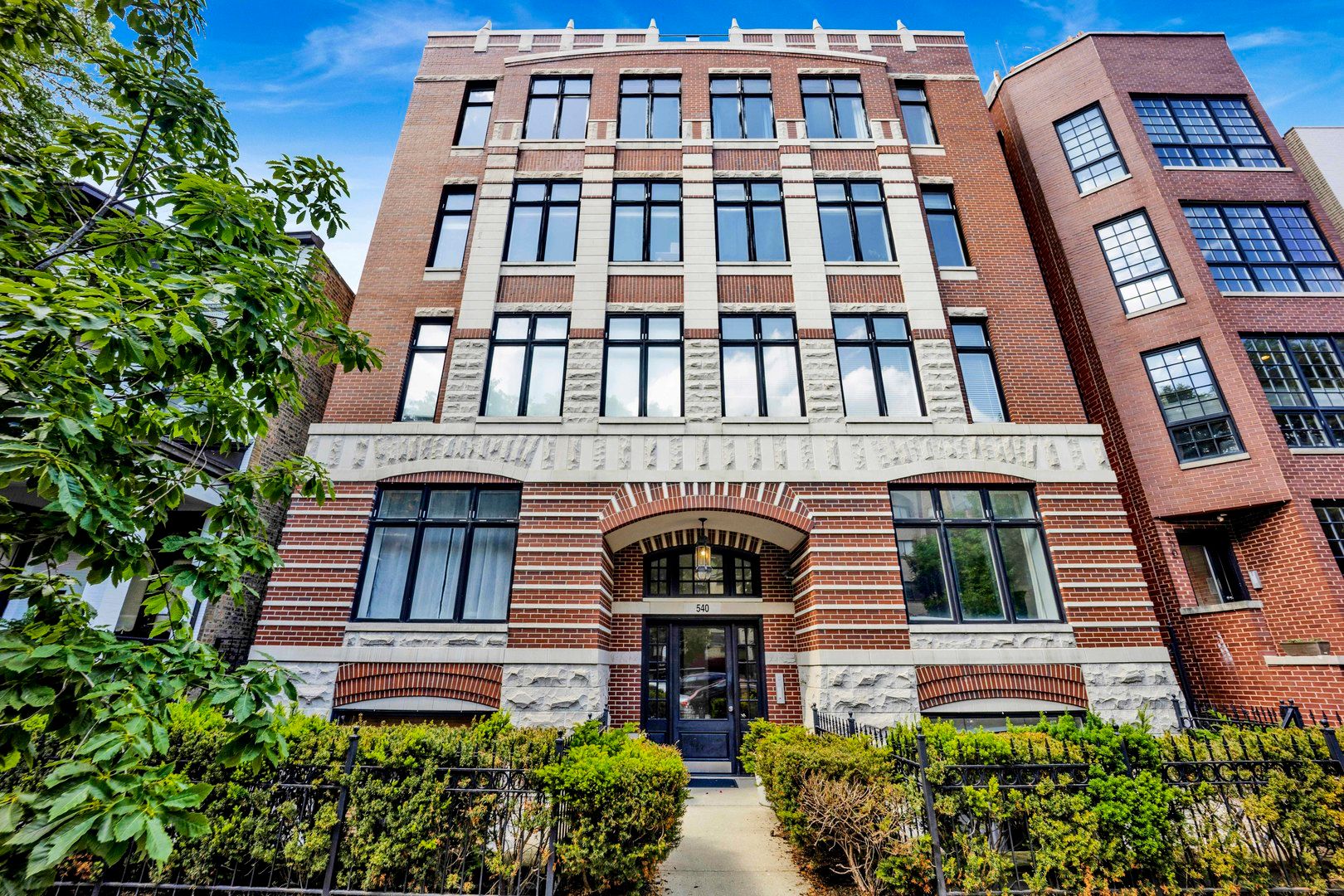540 W Oakdale Avenue #3W — Chicago, IL 60657