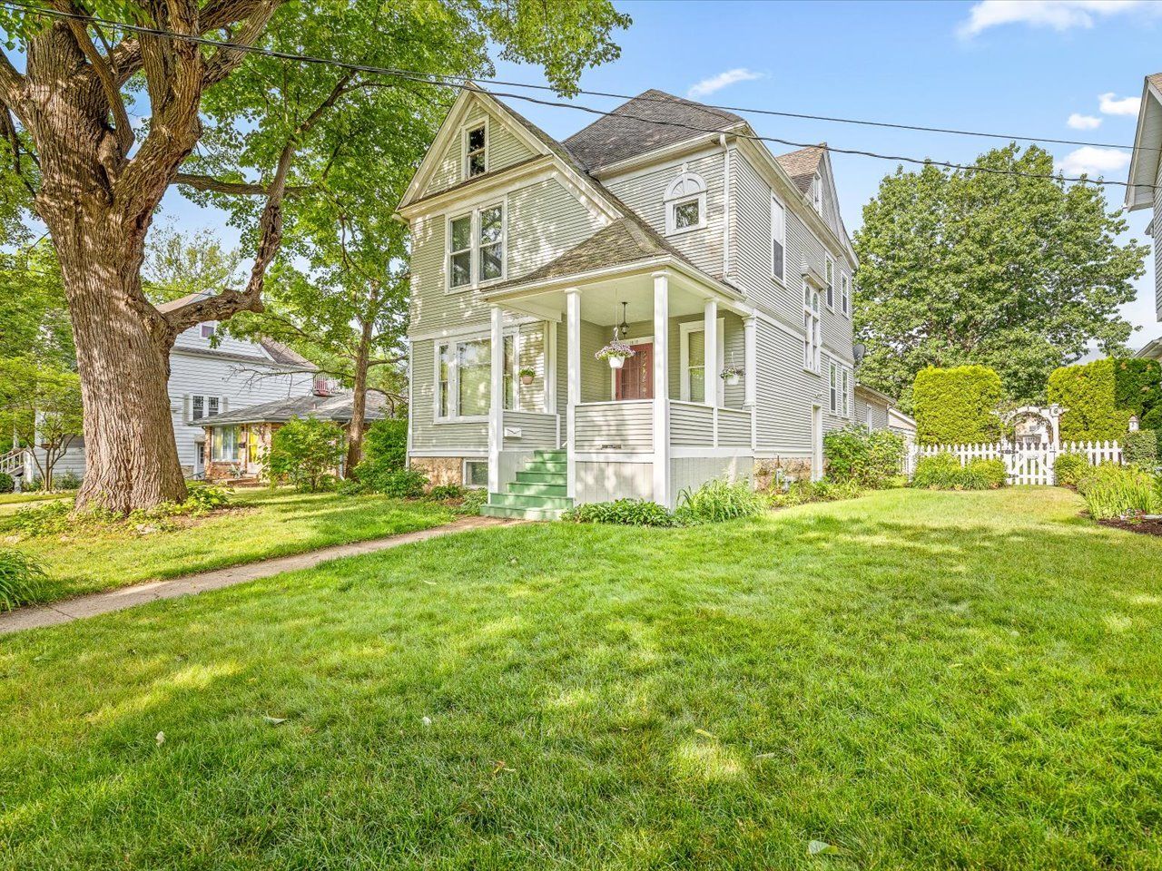 1810 Oxford Street — Rockford, IL 61103