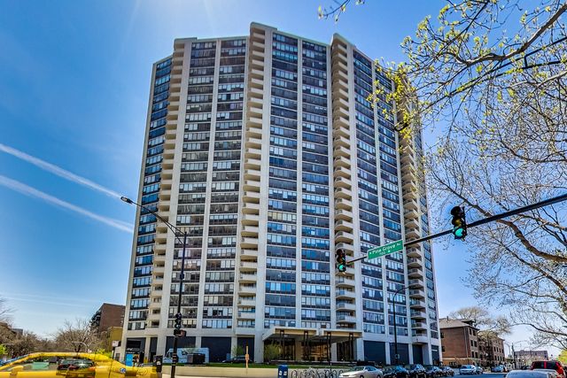3930 N Pine Grove Avenue #514 — Chicago, IL 60613