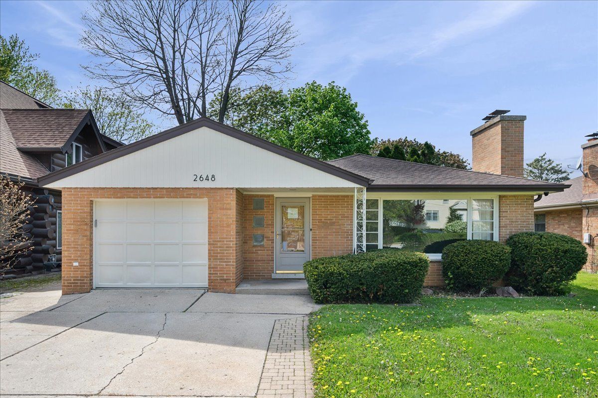 2648 Western Avenue — Highland Park, IL 60035
