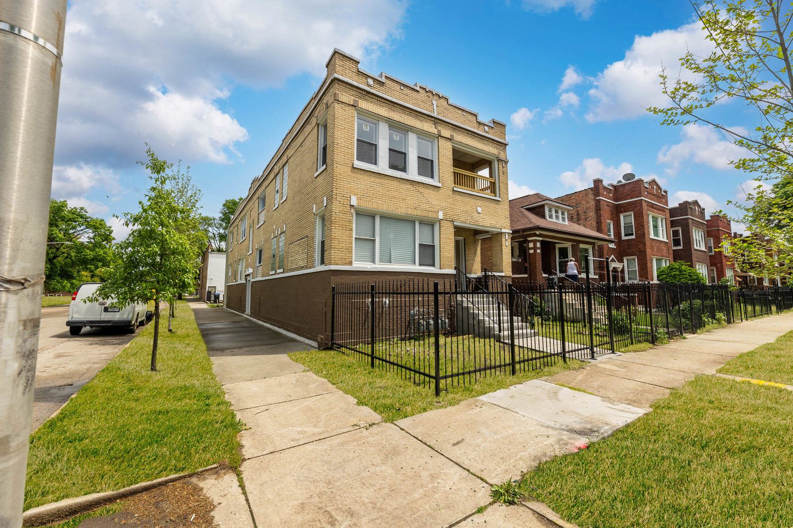 5203 S Peoria Street — Chicago, IL 60609