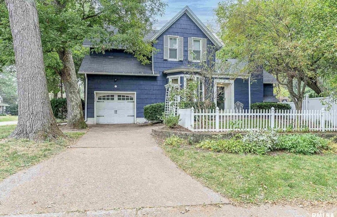 3232 PARK 16TH Street — Moline, IL 61265