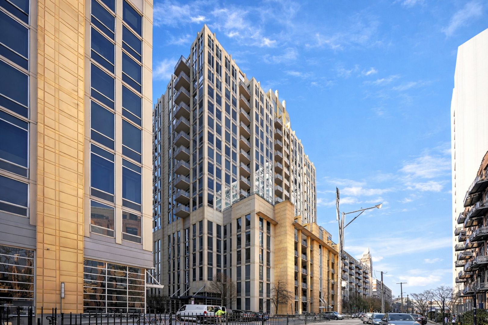 720 N Larrabee Street #1711 — Chicago, IL 60654