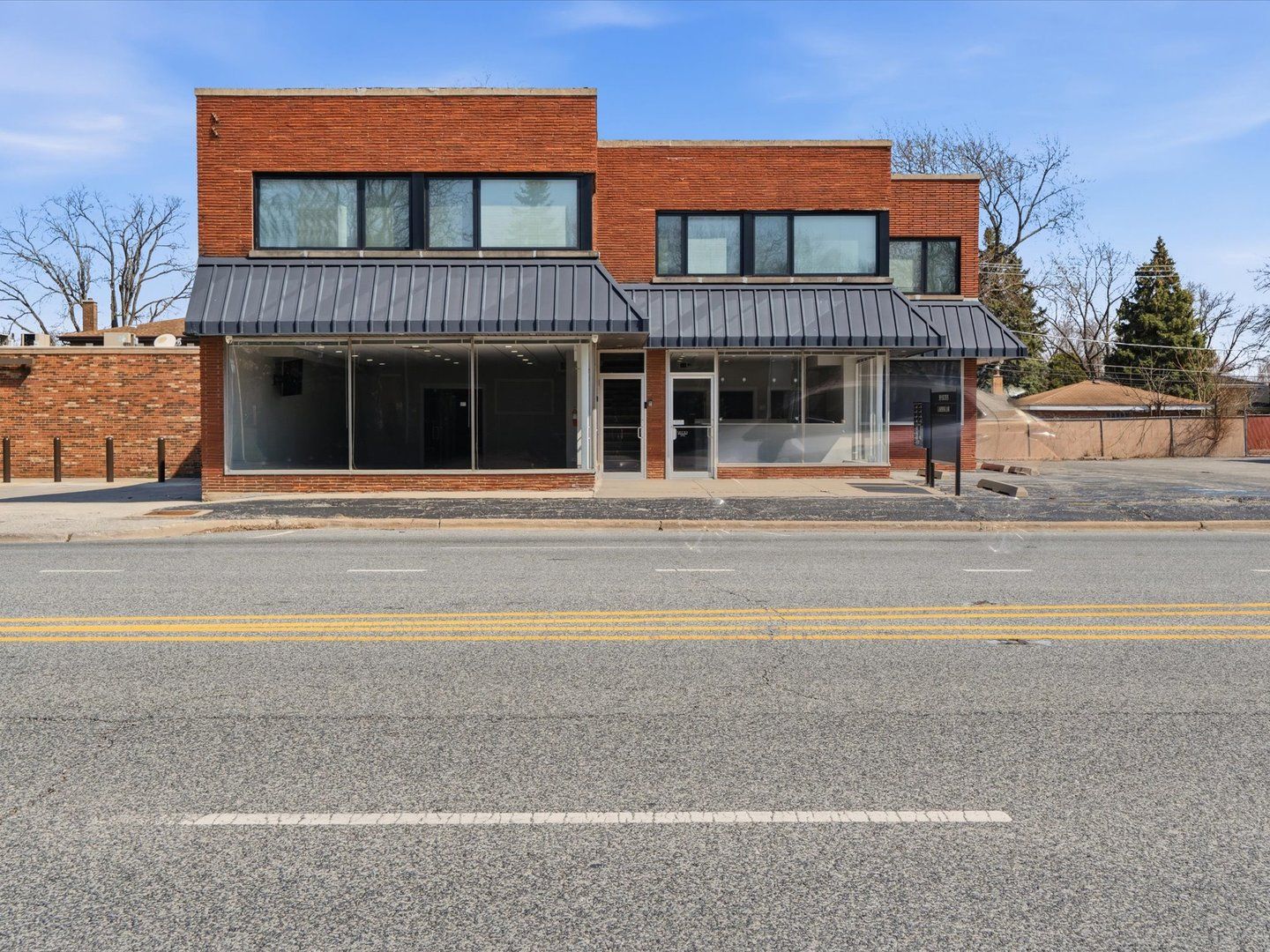 505 S La Grange Road — La Grange, IL 60525