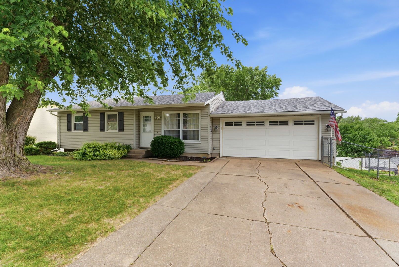 3108 Maplecrest Road — Bettendorf, IA 52722