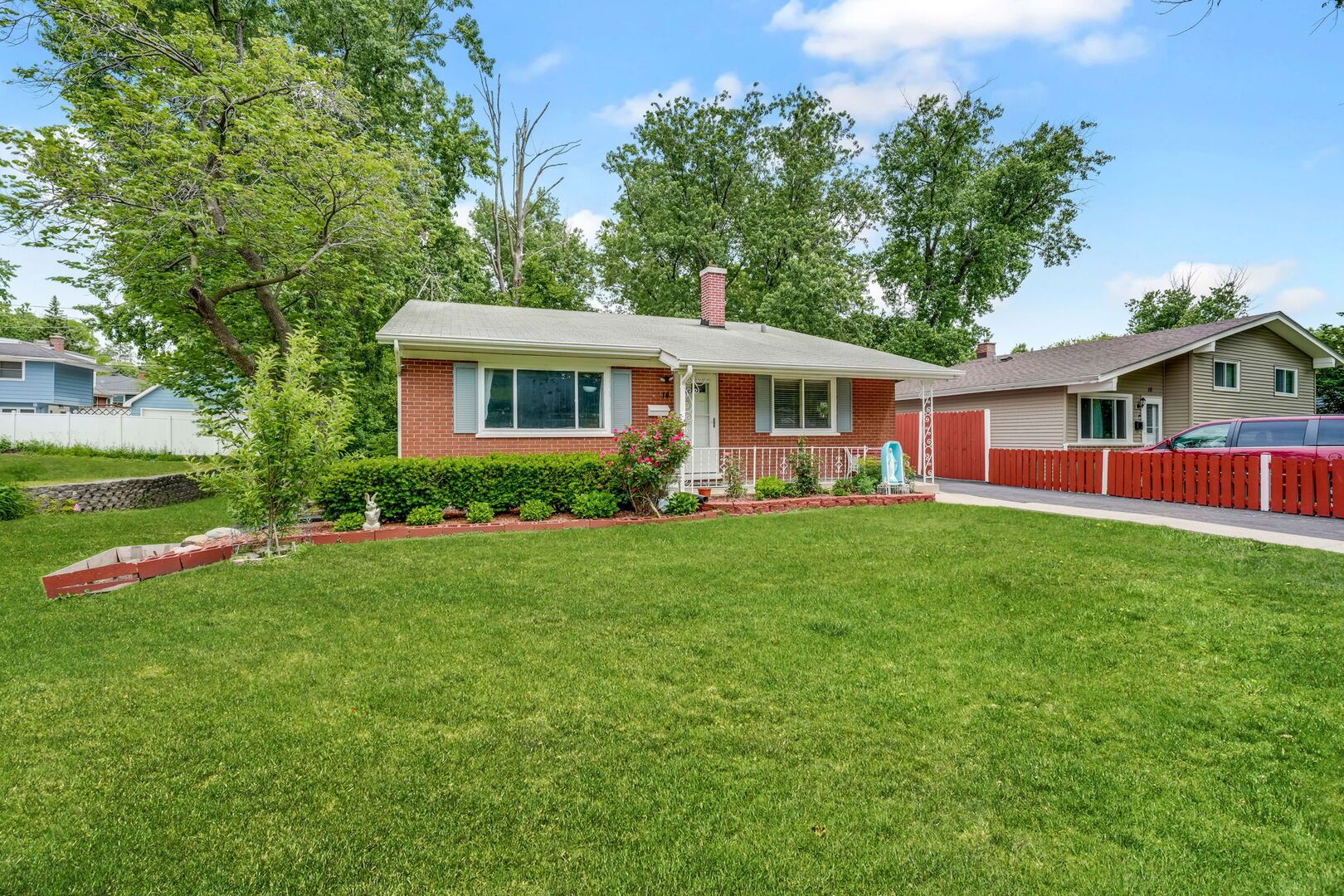 14 E Van Buren Street — Villa Park, IL 60181