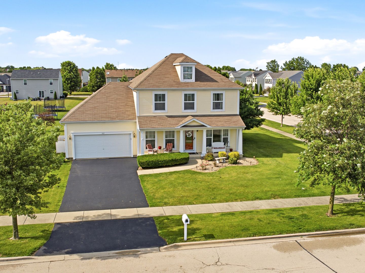 305 Shadow Wood Drive — Yorkville, IL 60560