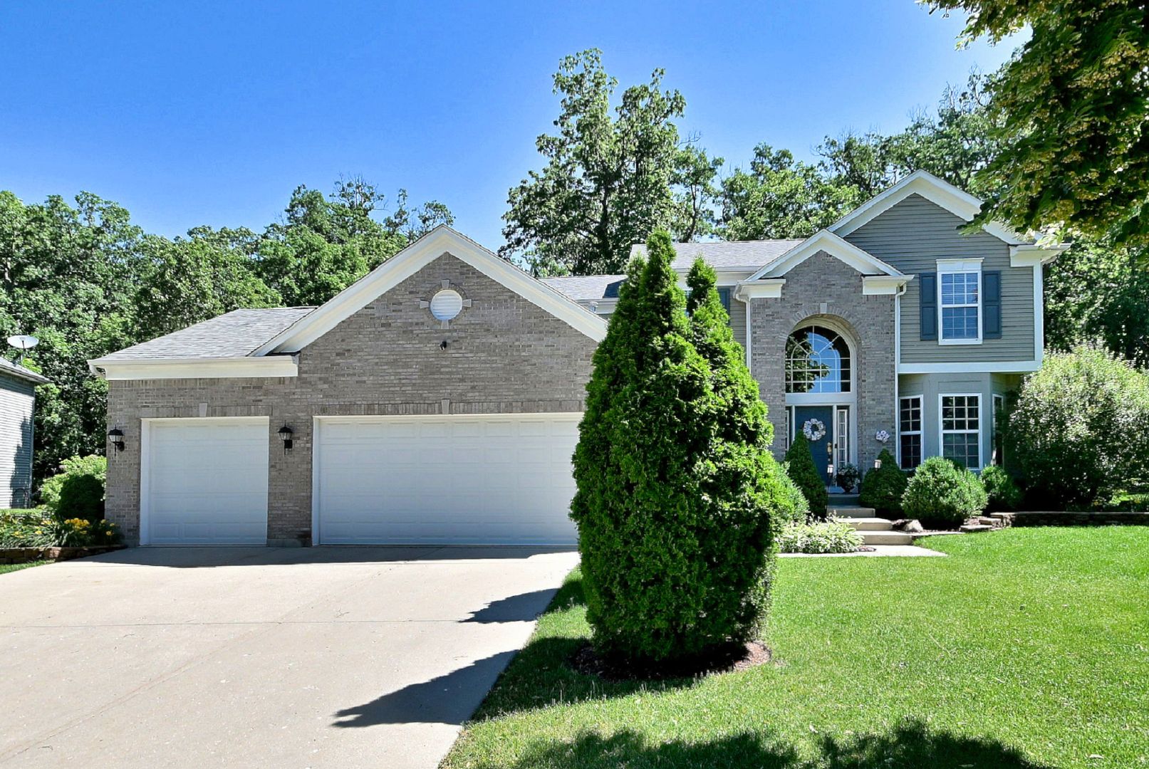 10 Sequoia Court — Streamwood, IL 60107