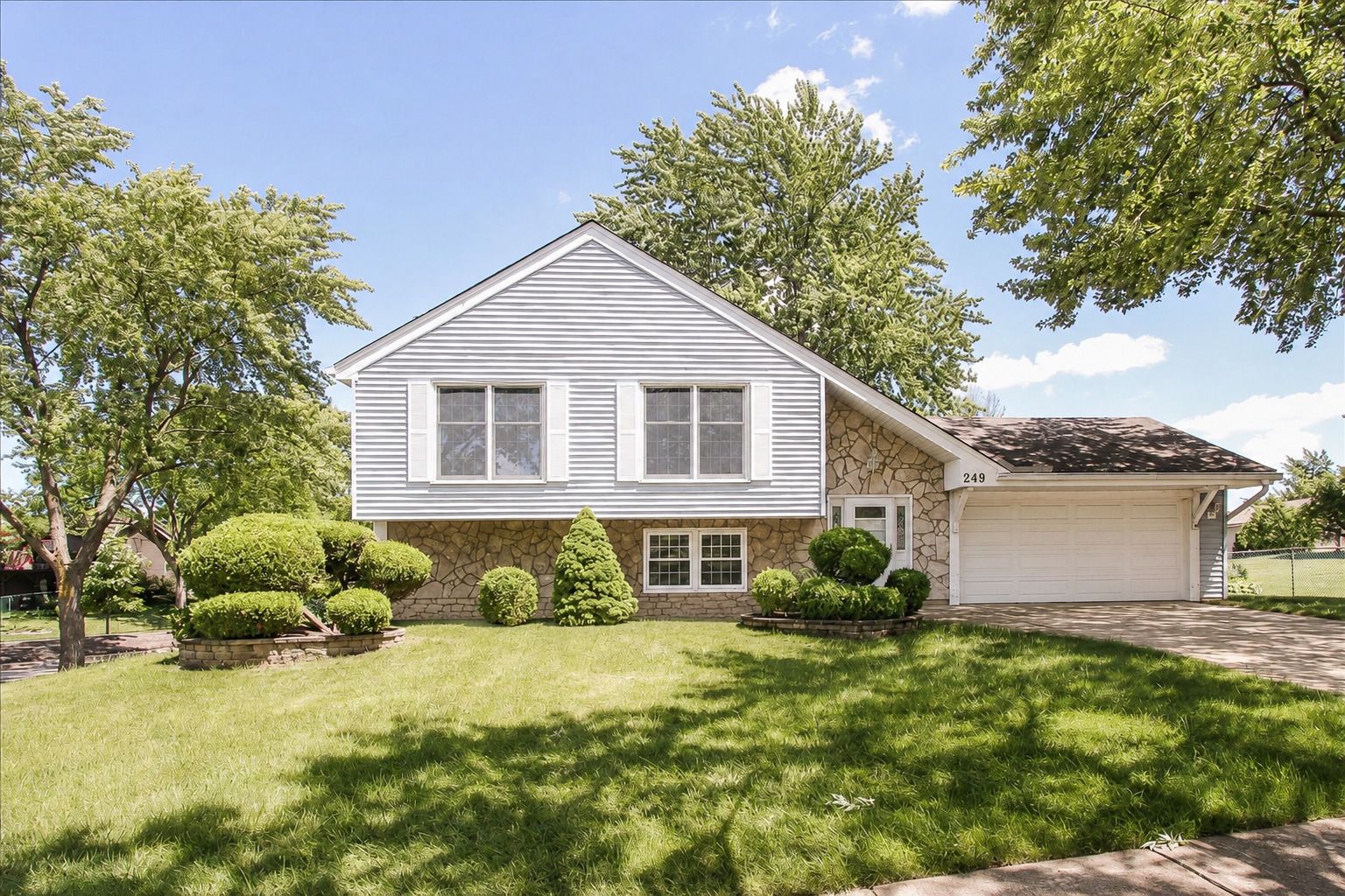 249 Langton Lane — Bloomingdale, IL 60108