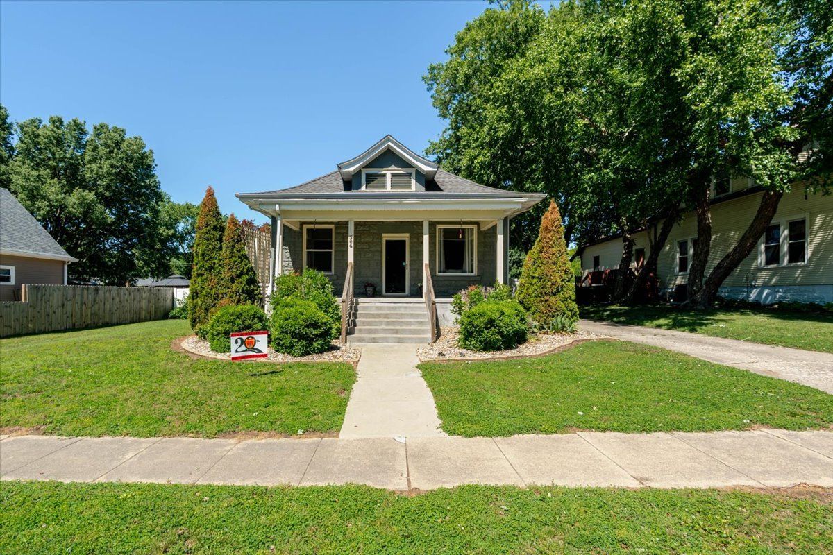 304 S Monroe Street — Mackinaw, IL 61755