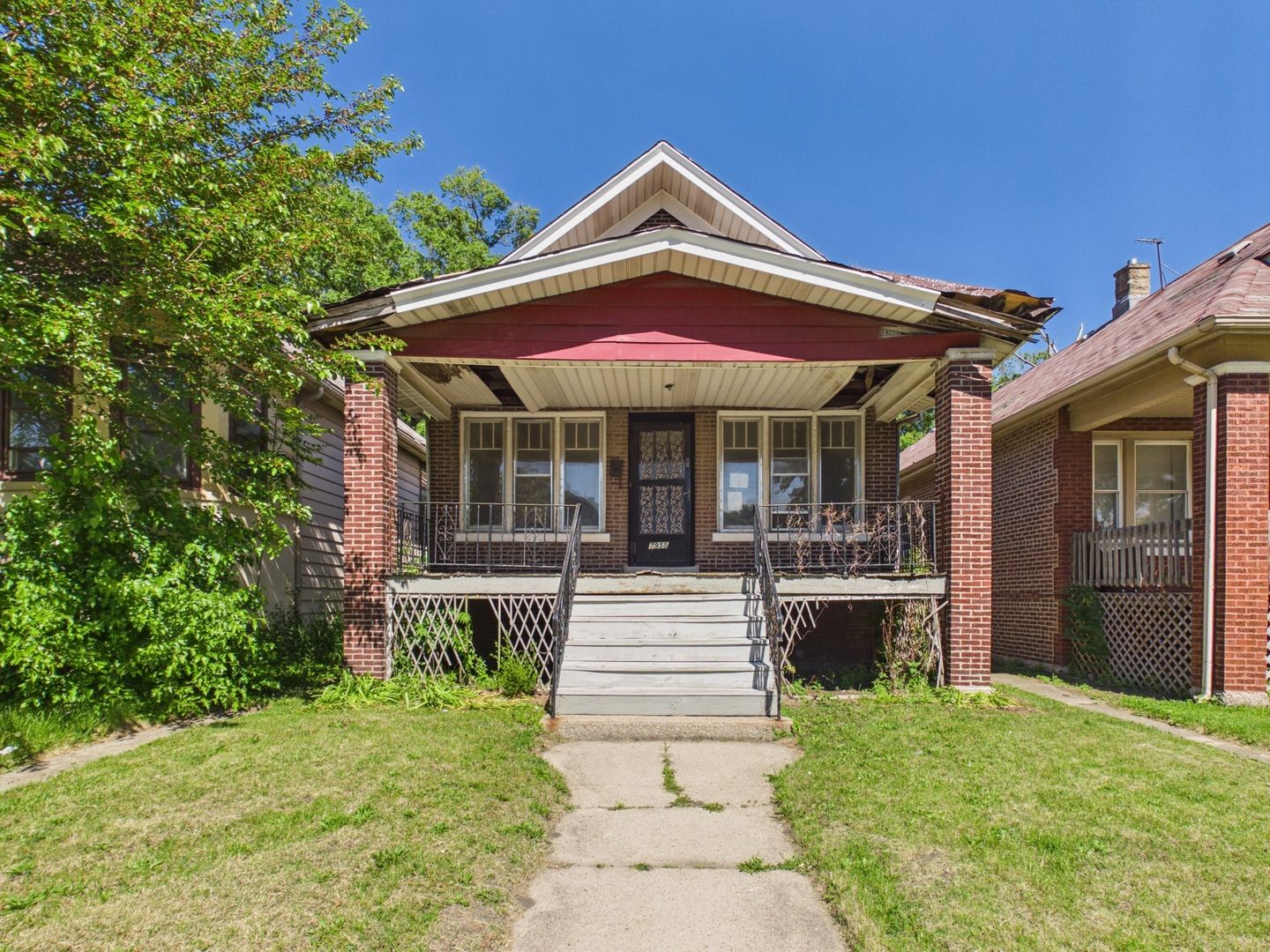 7955 S Ridgeland Avenue — Chicago, IL 60617