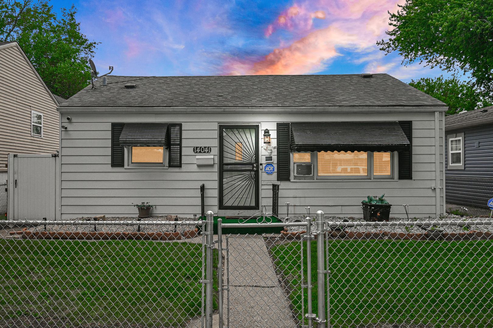 14041 S Calhoun Avenue — Burnham, IL 60633