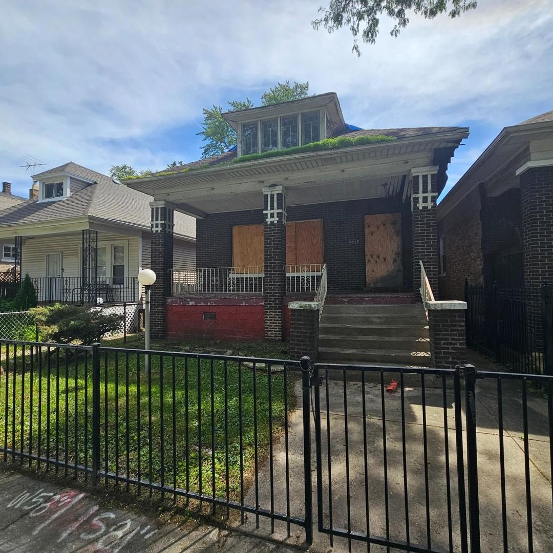 7747 S Langley Avenue — Chicago, IL 60619