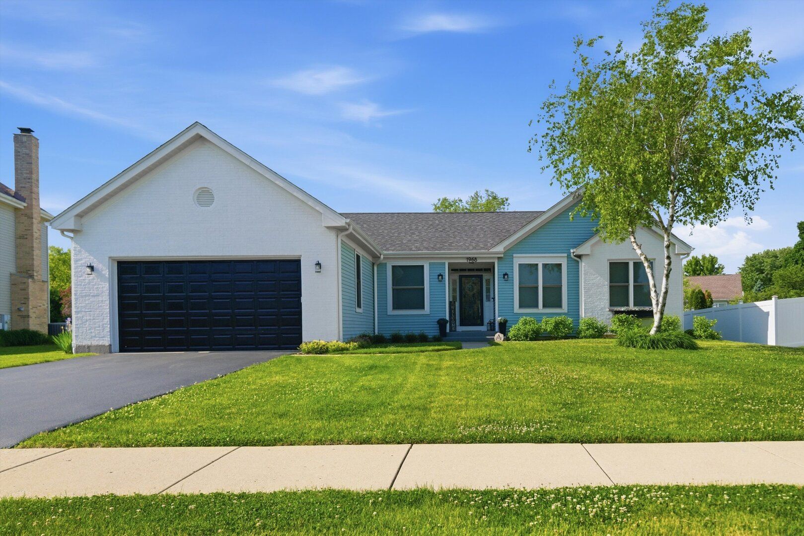 1968 School House Lane — Aurora, IL 60506