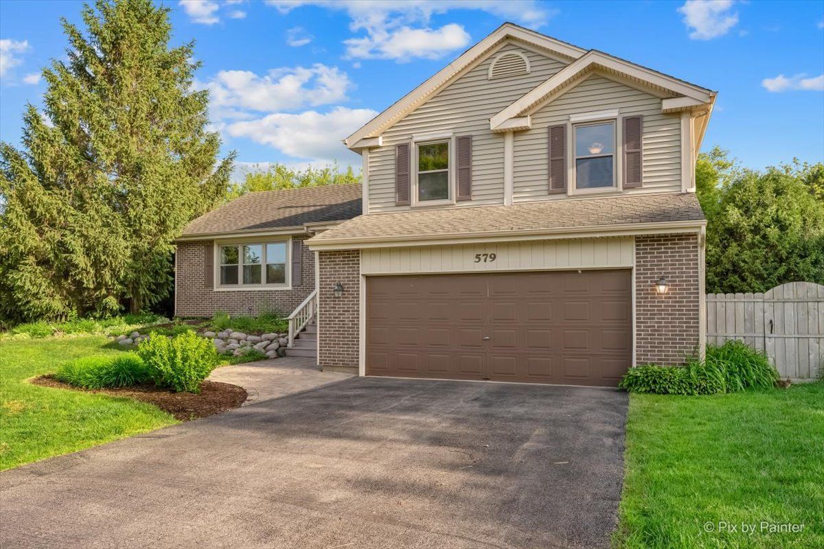 579 Crimson Drive — Crystal Lake, IL 60014
