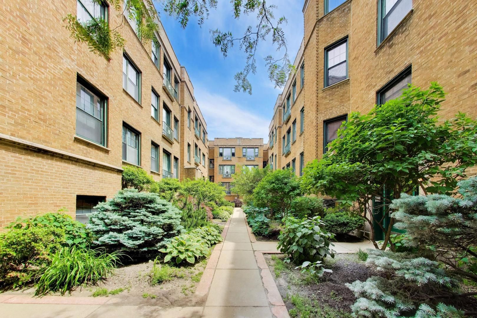 7023.5 N Sheridan Road #2N — Chicago, IL 60626