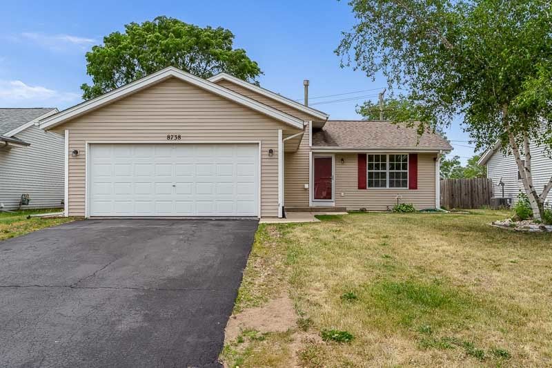 8738 Victory Lane — Machesney Park, IL 61115